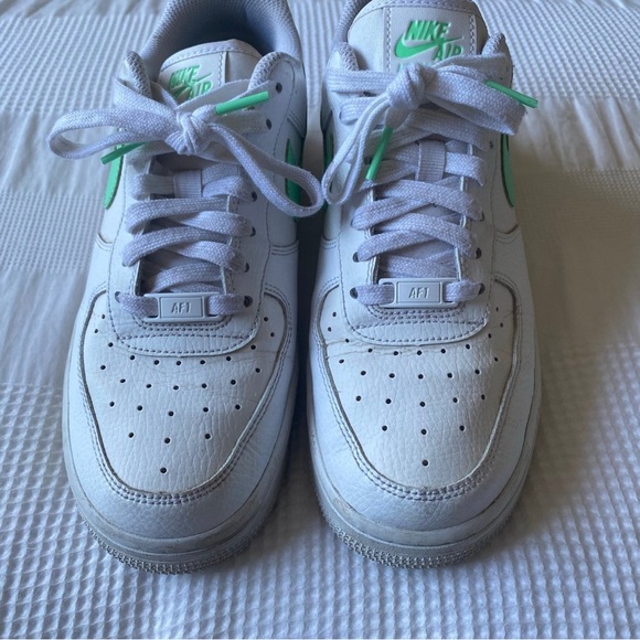 Nike Air Force 1 Shoes - Picture 3 of 3